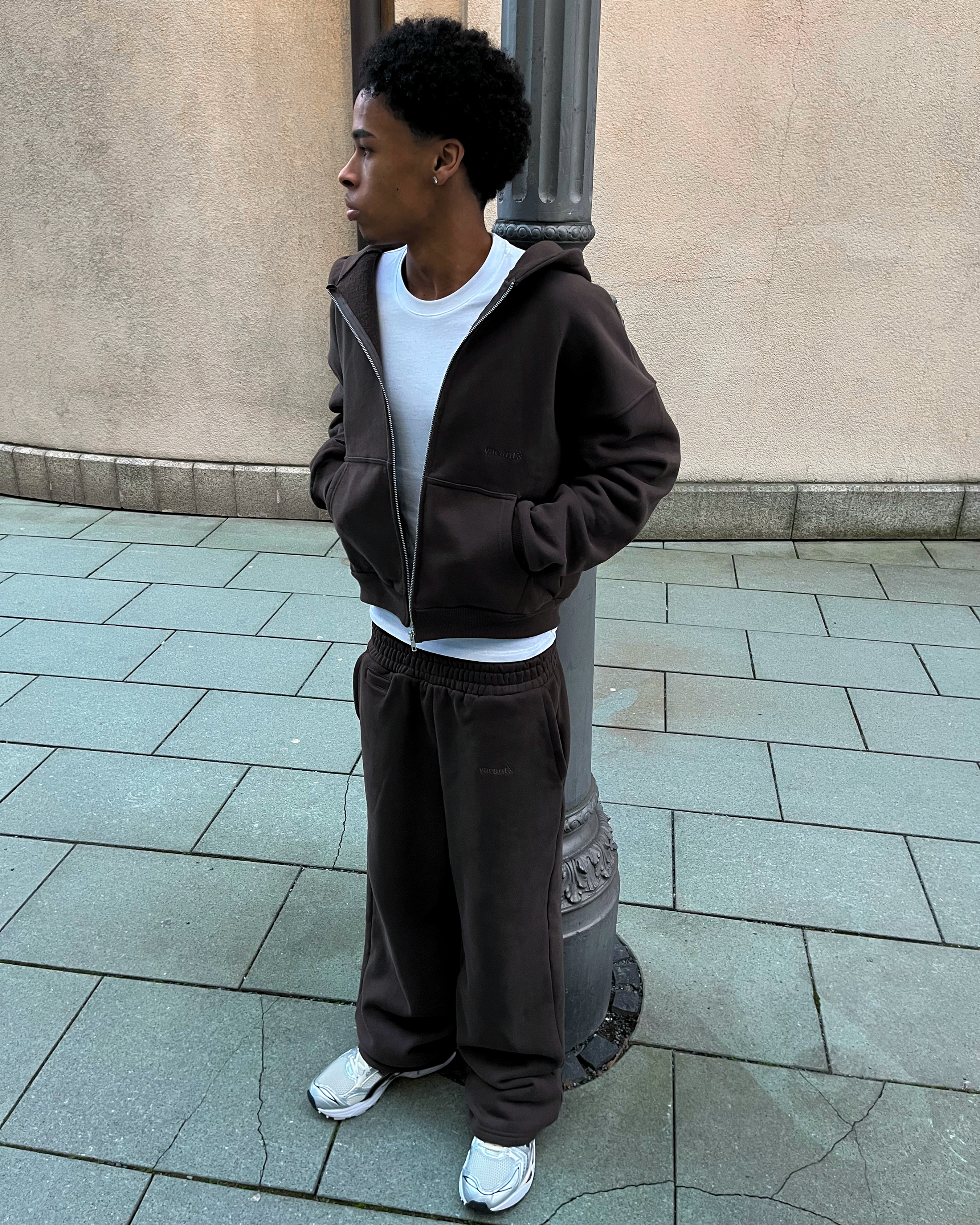 ZIP UP - CHOCOLATE BROWN